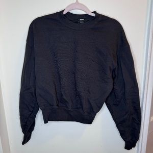 like new skims outdoor pullover black size M